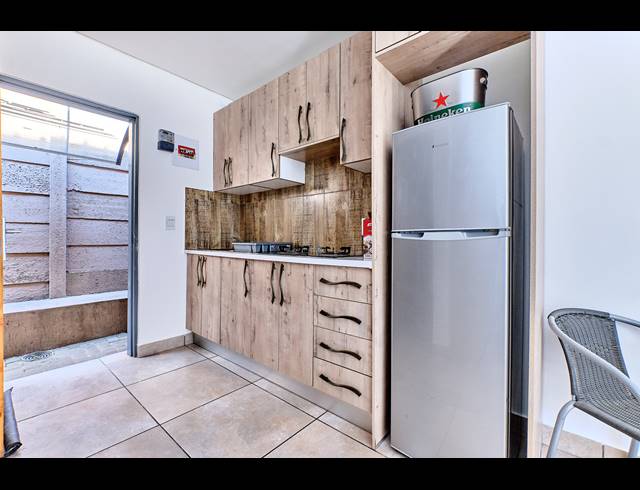 1 BEDROOM STUDIO APARTMENT TO LET IN RIVONIA